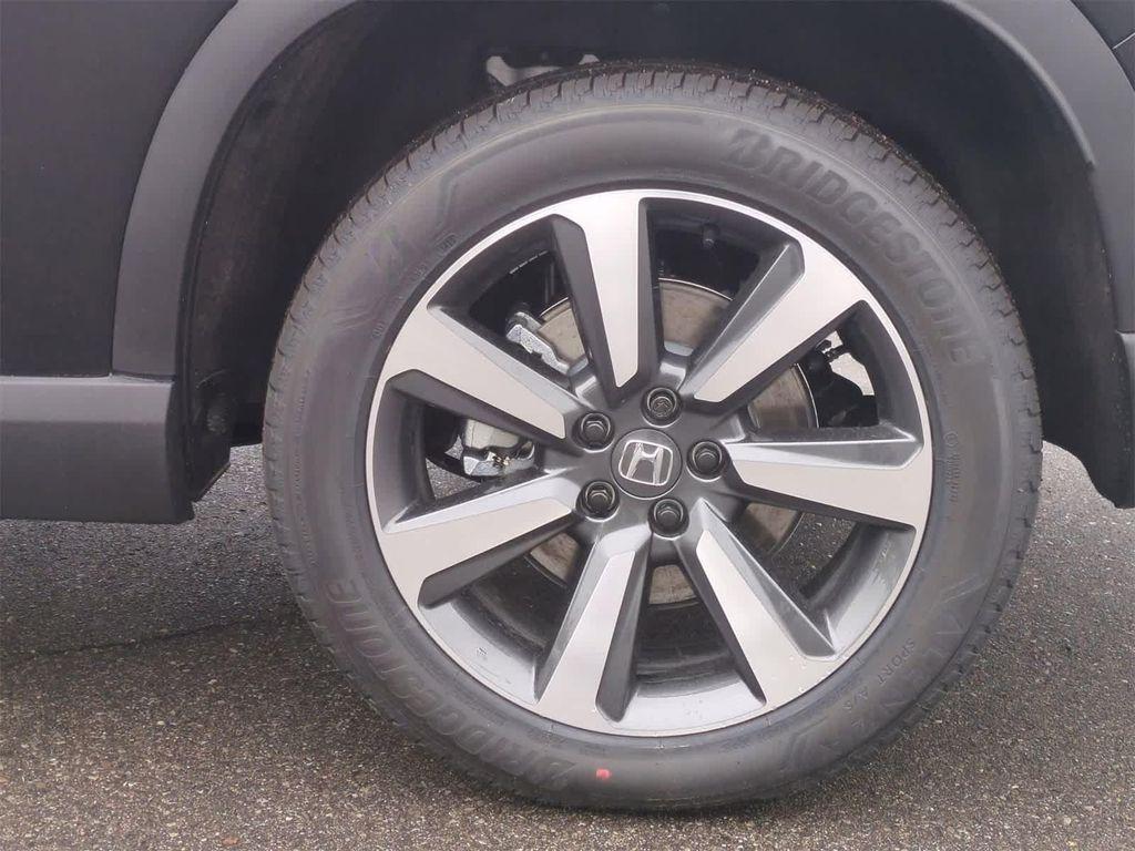 new 2025 Honda Pilot car, priced at $52,894