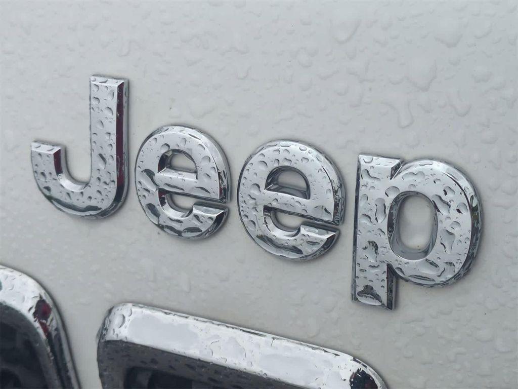 used 2019 Jeep Cherokee car, priced at $12,749