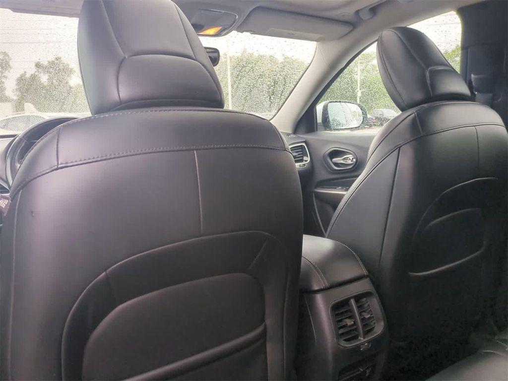 used 2019 Jeep Cherokee car, priced at $12,749