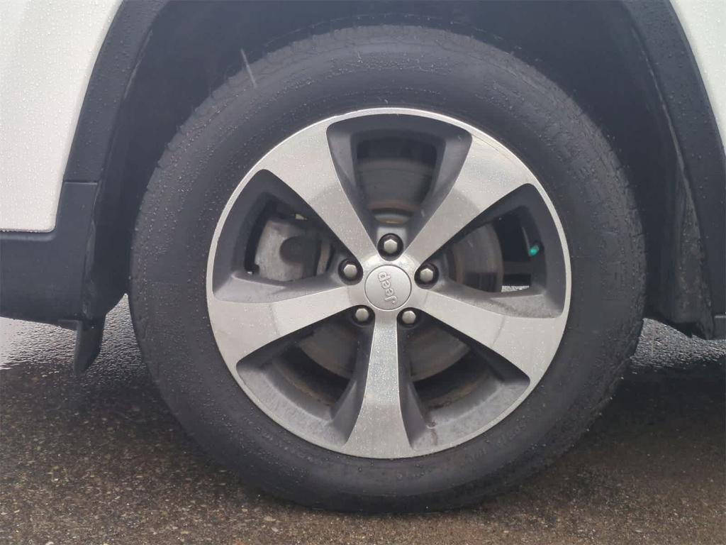 used 2019 Jeep Cherokee car, priced at $14,500
