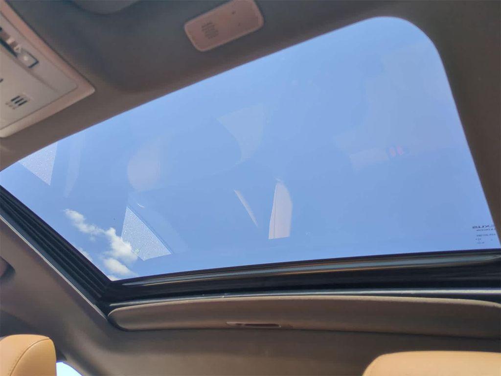 used 2019 Lexus ES 350 car, priced at $26,316