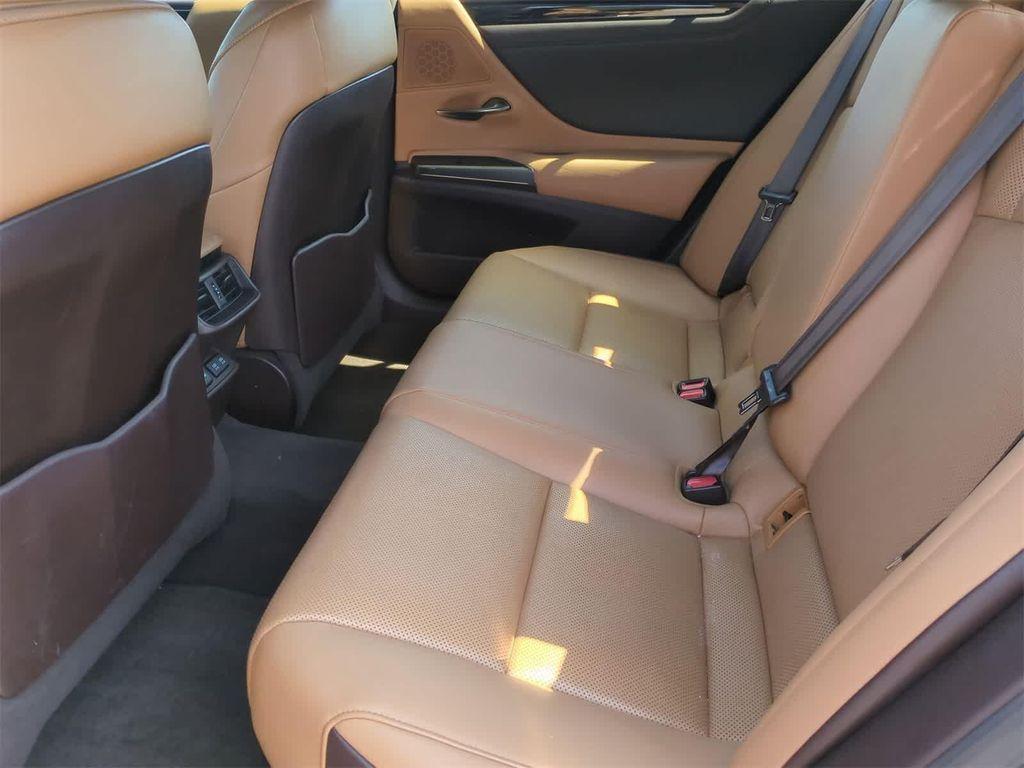 used 2019 Lexus ES 350 car, priced at $26,316