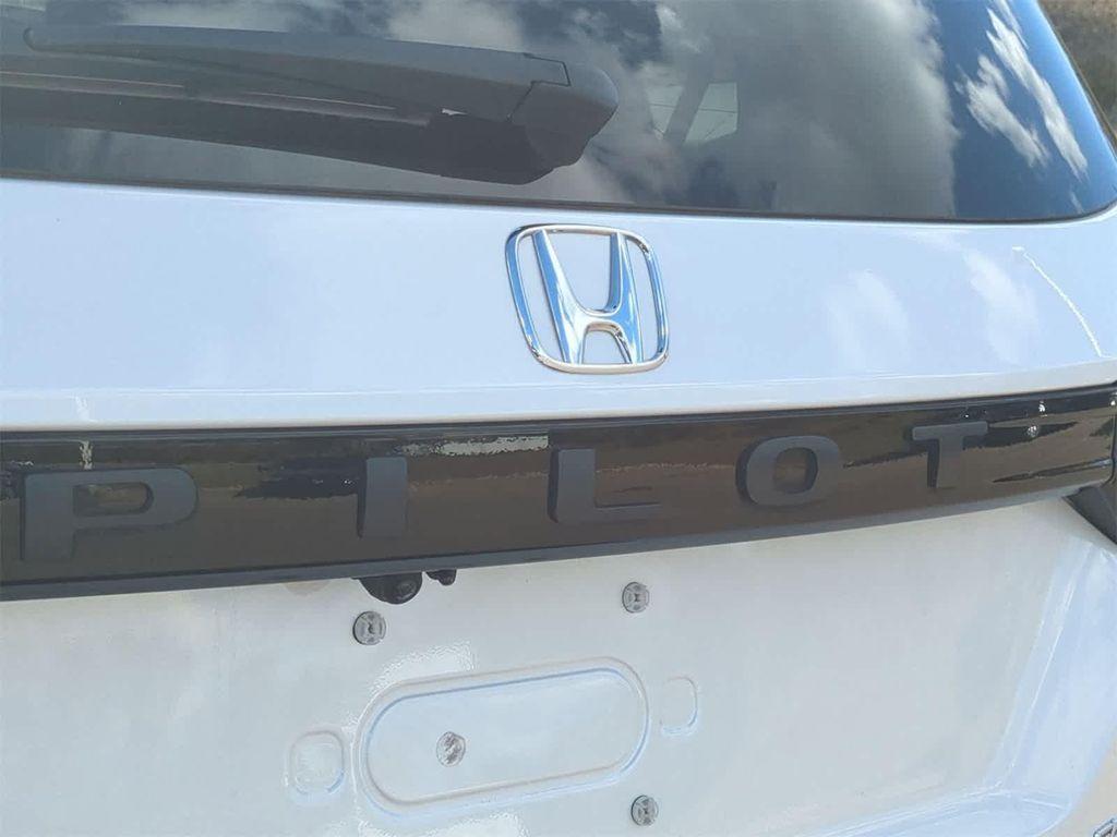 used 2023 Honda Pilot car, priced at $39,995