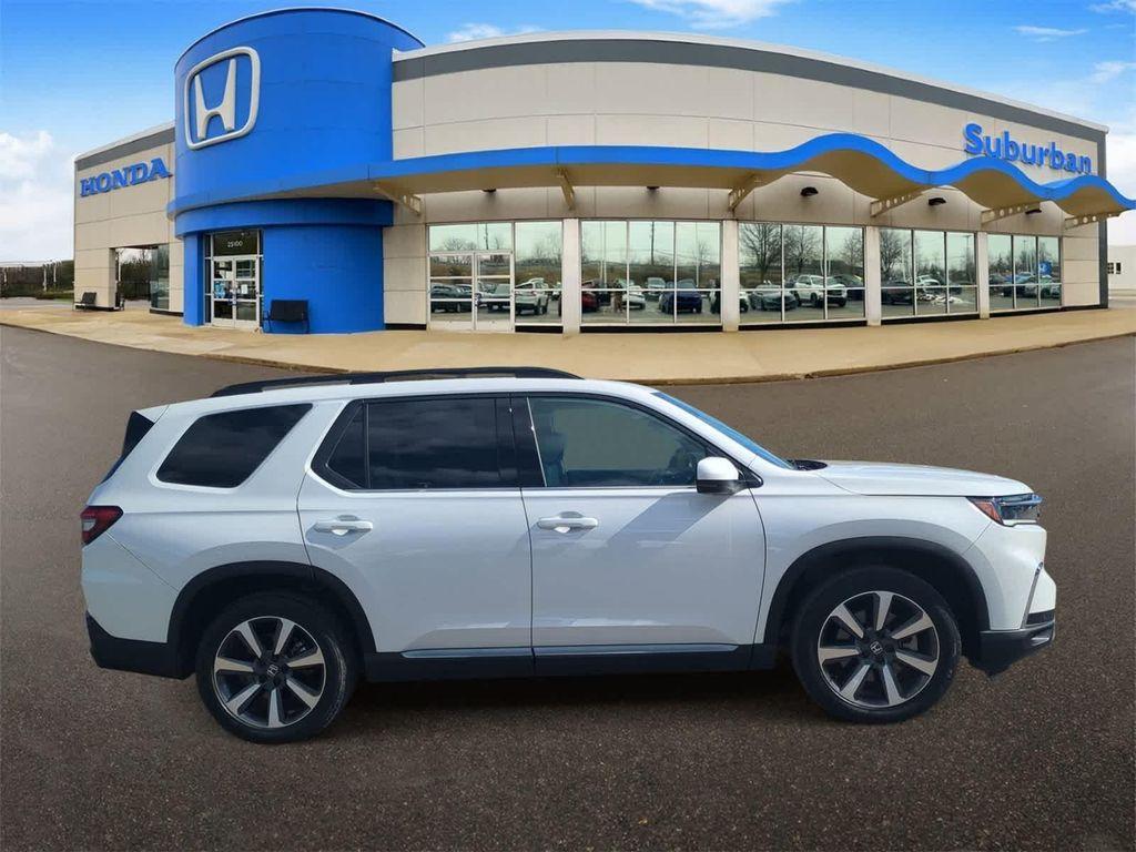used 2023 Honda Pilot car, priced at $39,995