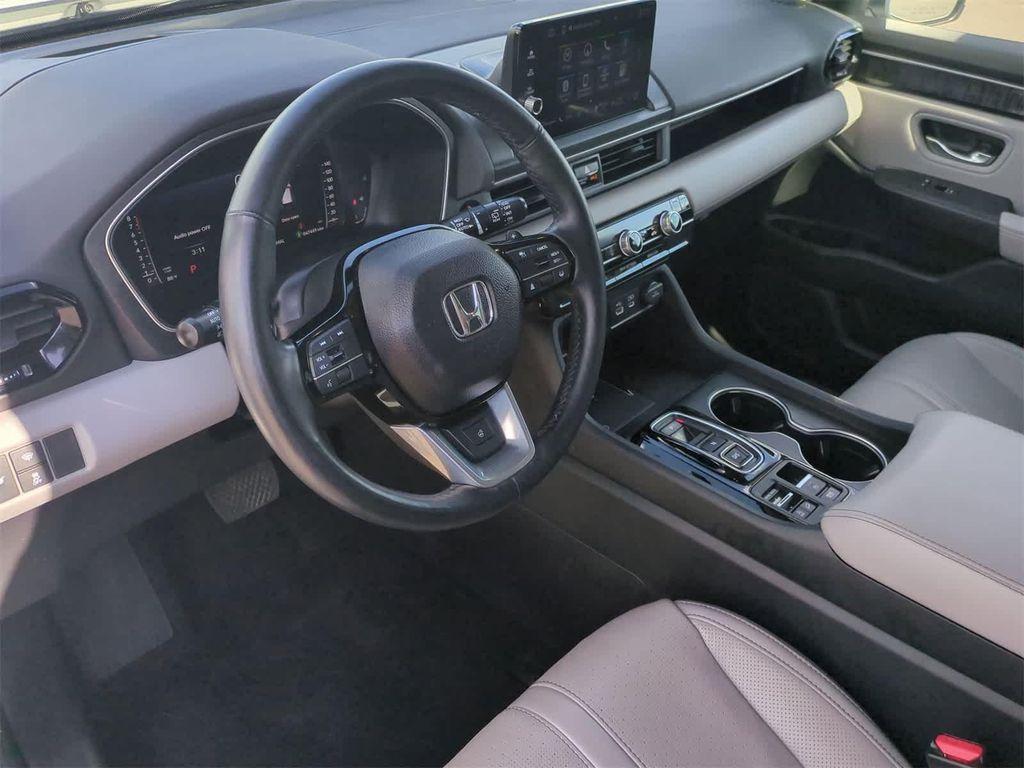 used 2023 Honda Pilot car, priced at $39,995