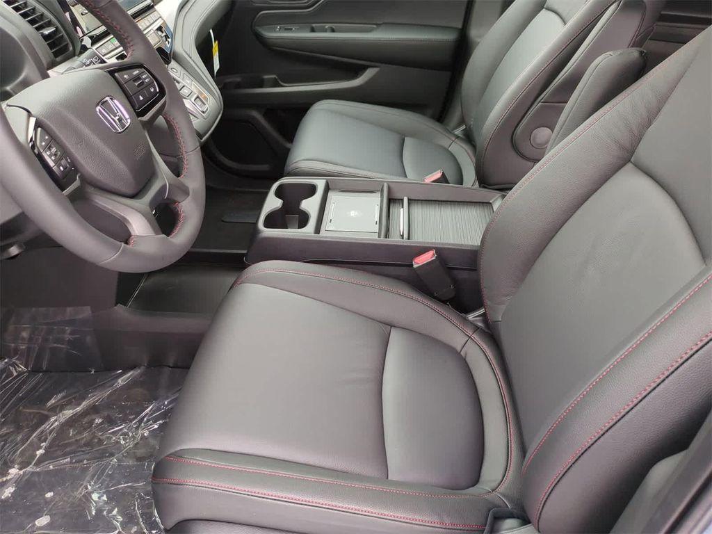 new 2026 Honda Odyssey car, priced at $43,195