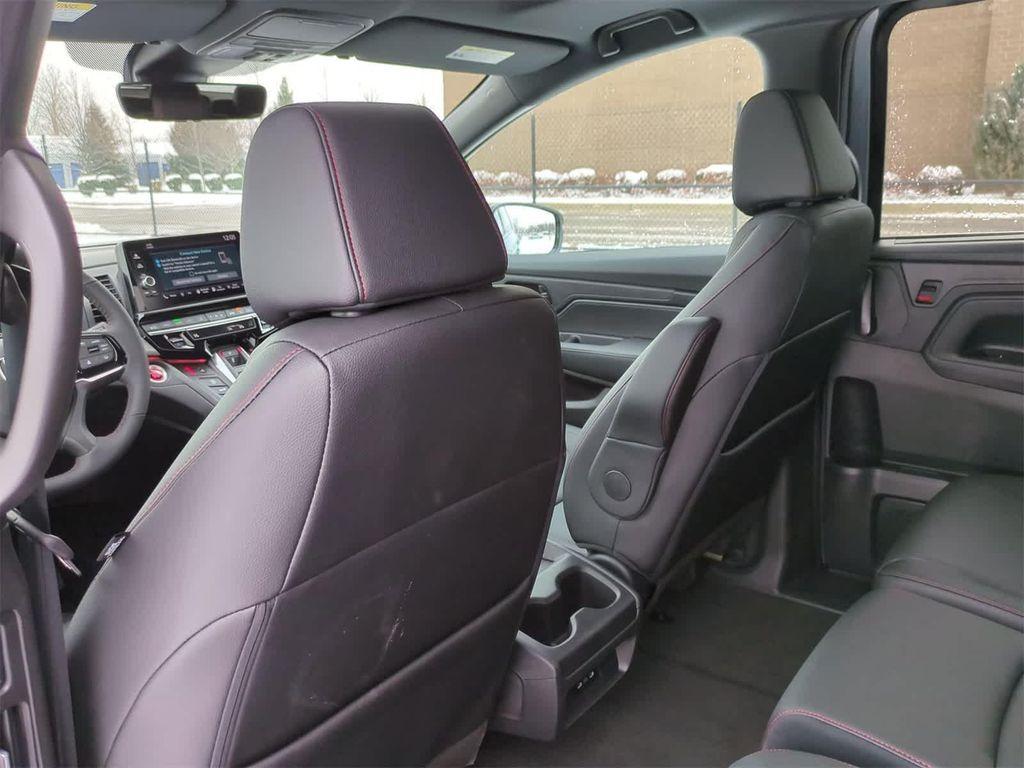 new 2026 Honda Odyssey car, priced at $43,195