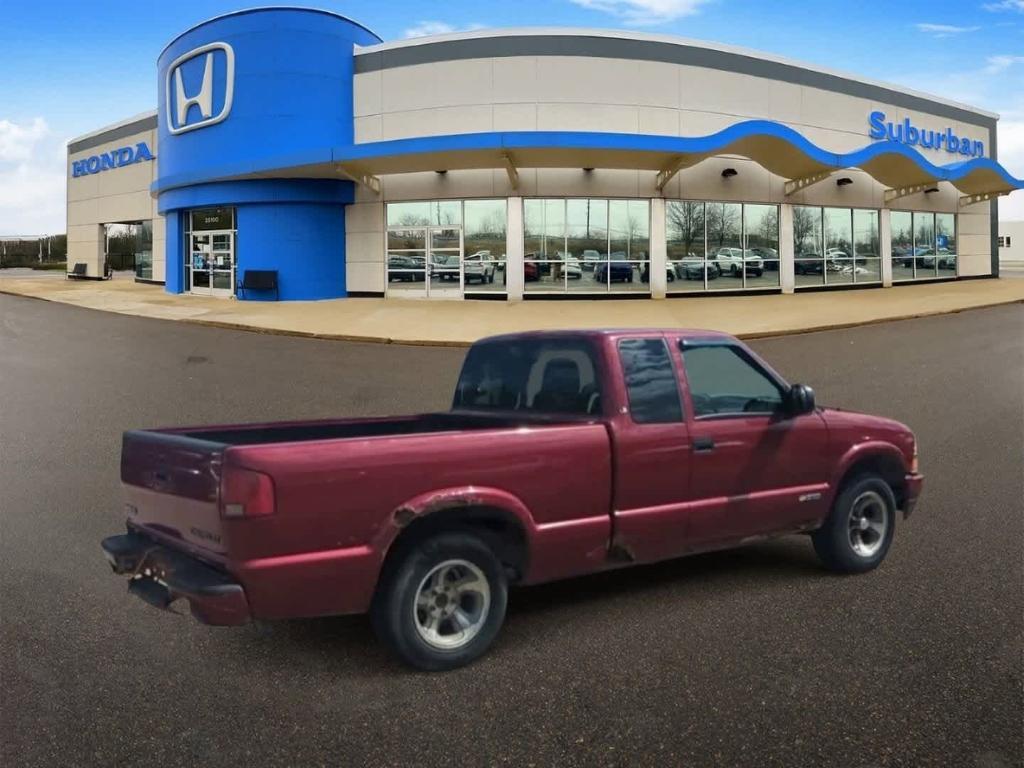 used 2002 Chevrolet S-10 car, priced at $5,000