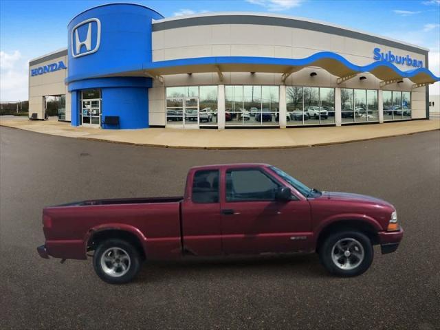 used 2002 Chevrolet S-10 car, priced at $5,000