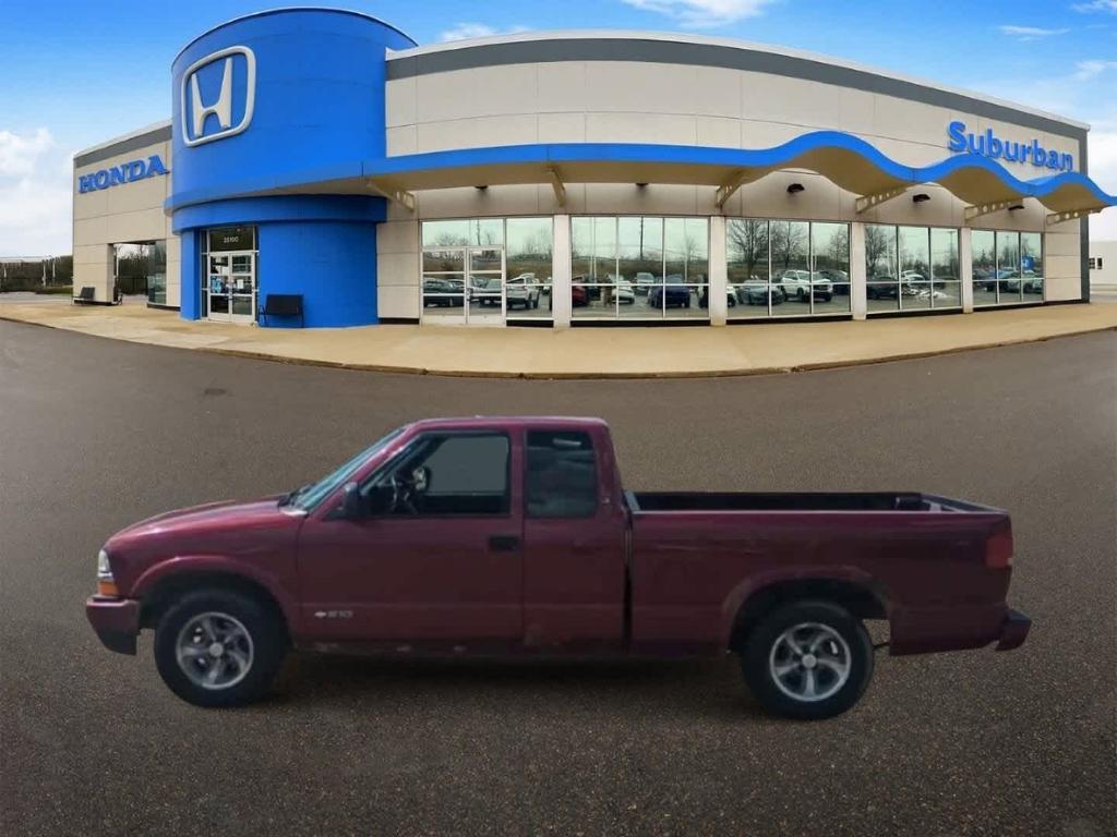 used 2002 Chevrolet S-10 car, priced at $5,000