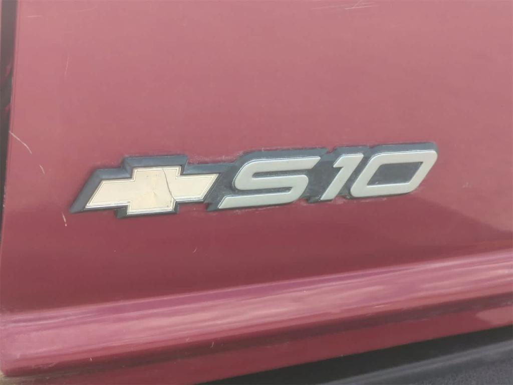 used 2002 Chevrolet S-10 car, priced at $5,000