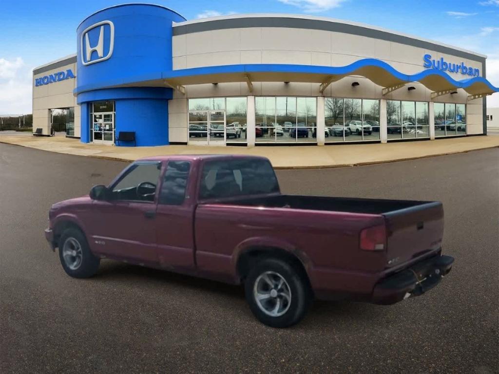 used 2002 Chevrolet S-10 car, priced at $5,000