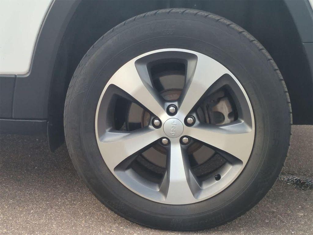 used 2020 Jeep Cherokee car, priced at $18,300