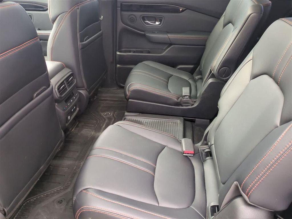 used 2023 Honda Pilot car, priced at $40,429