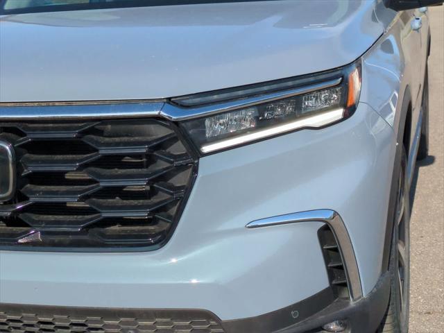 new 2025 Honda Pilot car, priced at $50,615