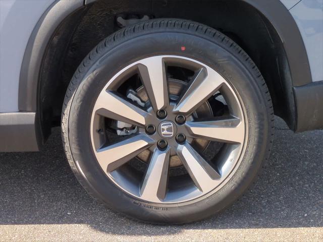 new 2025 Honda Pilot car, priced at $50,615
