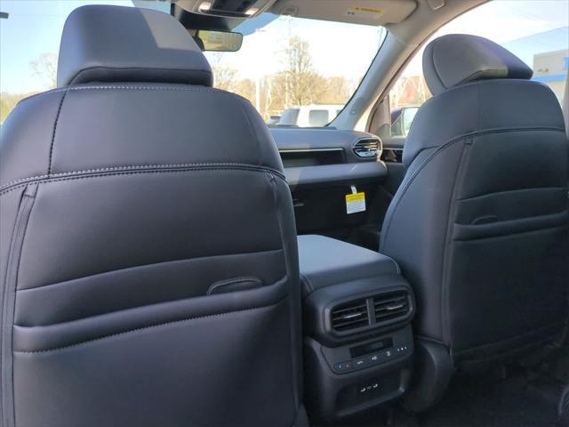 new 2025 Honda Pilot car, priced at $50,615