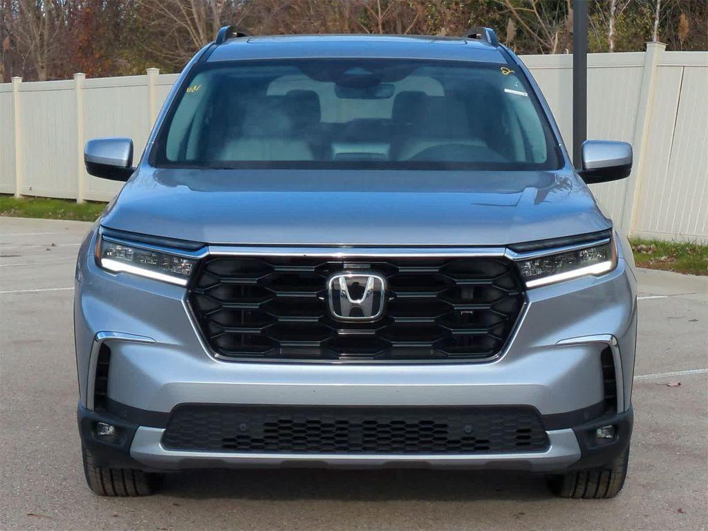 new 2025 Honda Pilot car, priced at $48,000