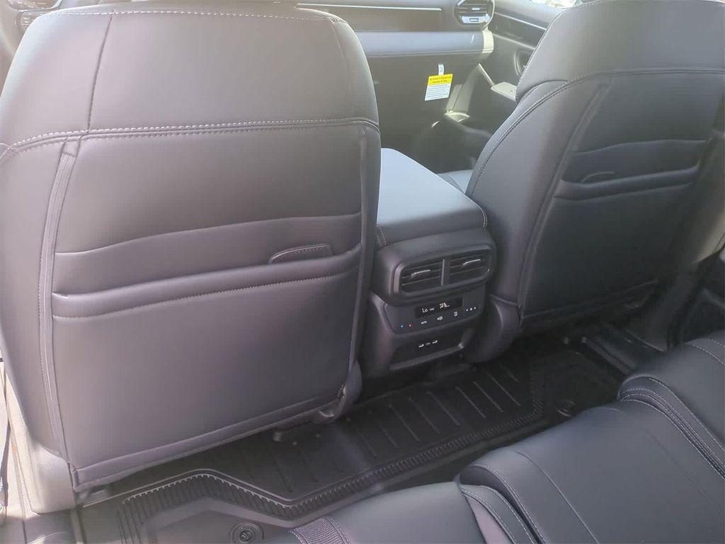 new 2025 Honda Pilot car, priced at $44,368
