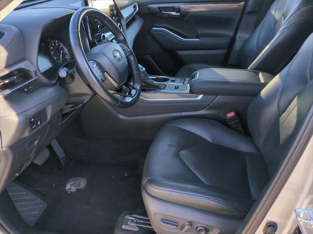 used 2021 Toyota Highlander car, priced at $27,000