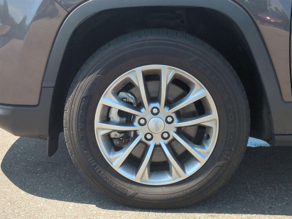 used 2022 Jeep Cherokee car, priced at $24,000