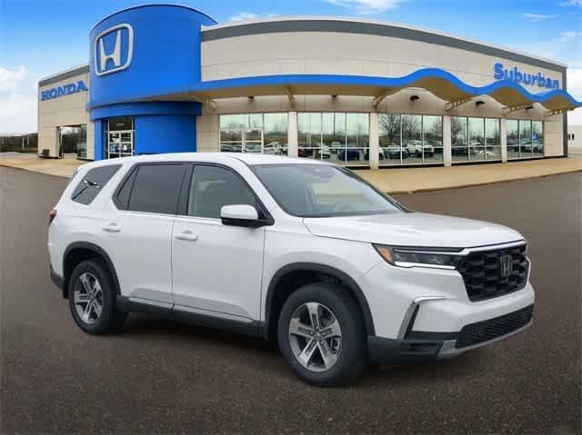 new 2025 Honda Pilot car, priced at $45,995