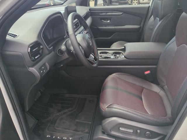 new 2025 Honda Pilot car, priced at $53,661