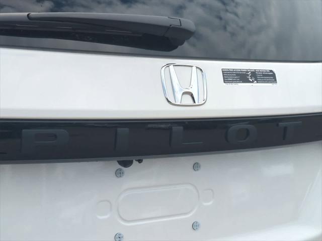 new 2025 Honda Pilot car, priced at $53,661