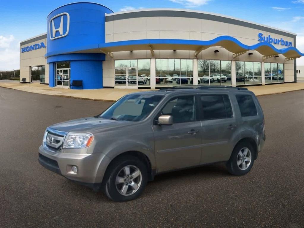used 2011 Honda Pilot car, priced at $9,000