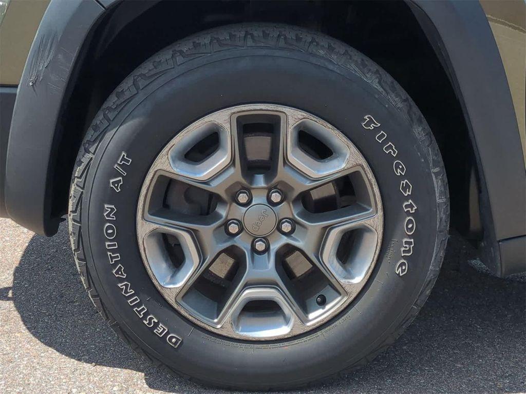 used 2019 Jeep Cherokee car, priced at $15,500