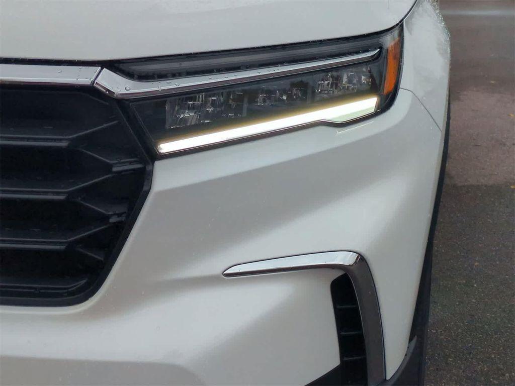 new 2025 Honda Pilot car, priced at $44,995