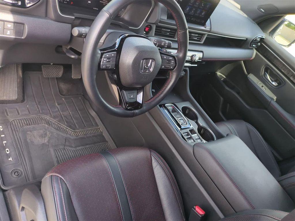 used 2025 Honda Pilot car, priced at $45,233