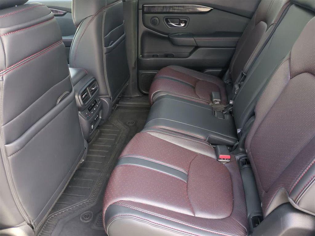 used 2025 Honda Pilot car, priced at $45,233