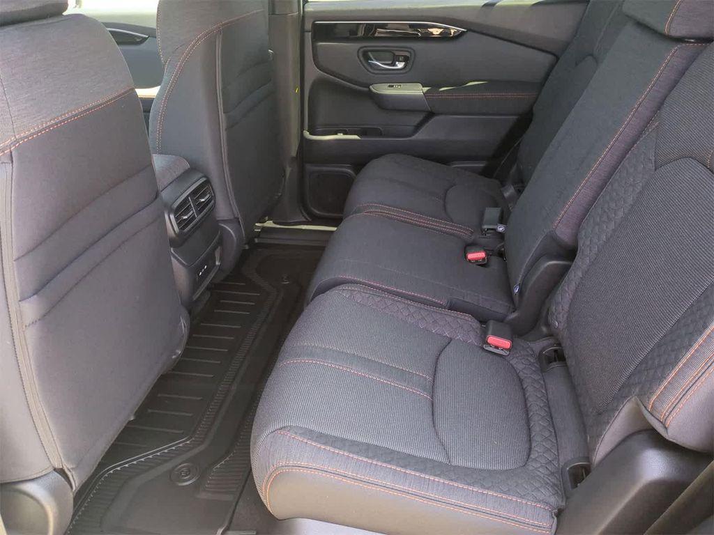 new 2025 Honda Pilot car, priced at $41,862