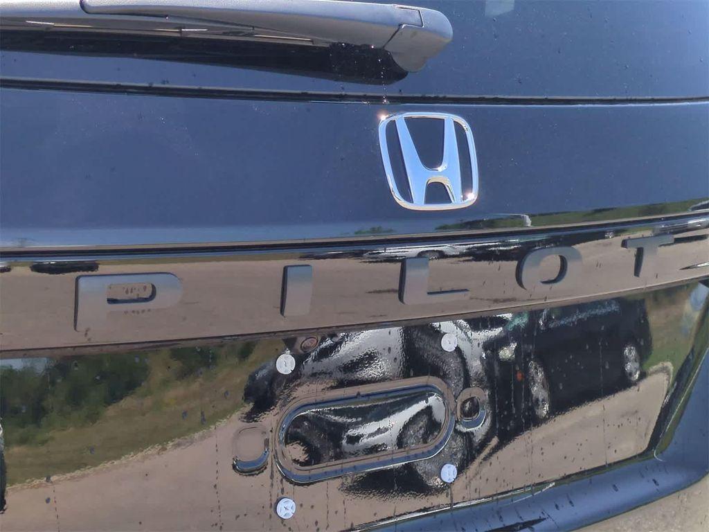 new 2025 Honda Pilot car, priced at $41,862