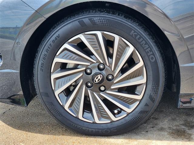 used 2024 Hyundai Sonata Hybrid car, priced at $29,995