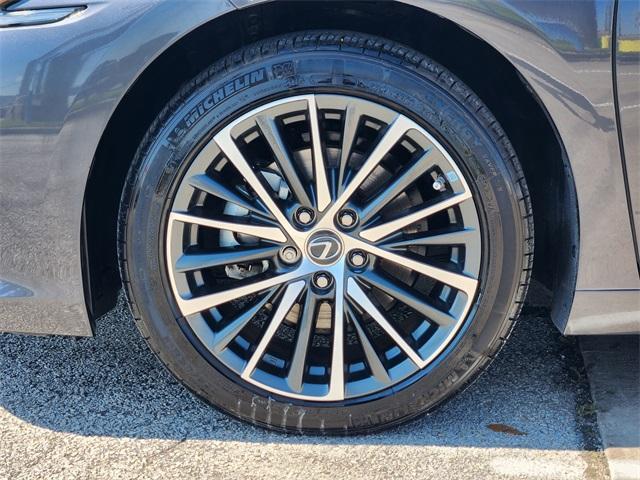 used 2023 Lexus ES 300h car, priced at $38,782