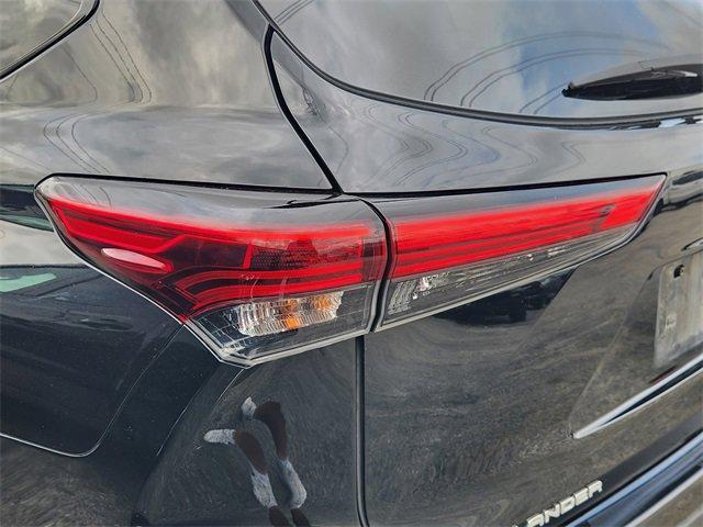 used 2021 Toyota Highlander car, priced at $26,991