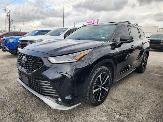 used 2021 Toyota Highlander car, priced at $26,991