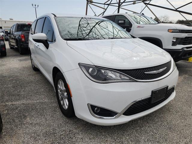 used 2017 Chrysler Pacifica car, priced at $15,792