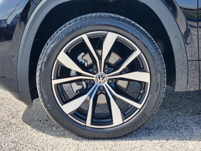 used 2025 Volkswagen Atlas car, priced at $47,892