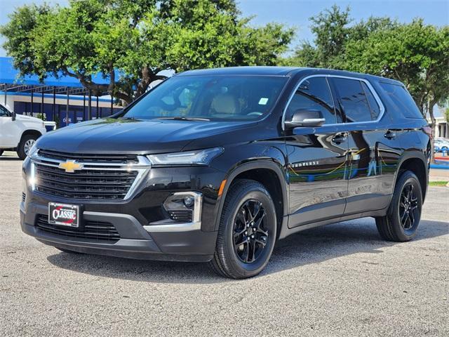 used 2023 Chevrolet Traverse car, priced at $27,493