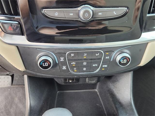 used 2023 Chevrolet Traverse car, priced at $27,493