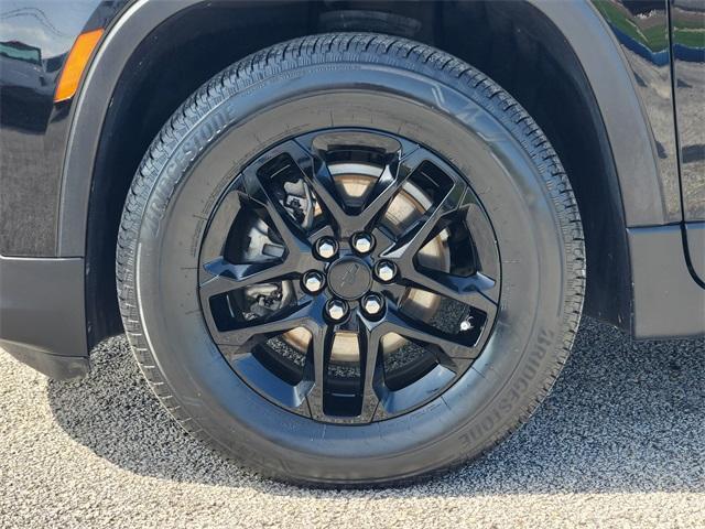 used 2023 Chevrolet Traverse car, priced at $27,493