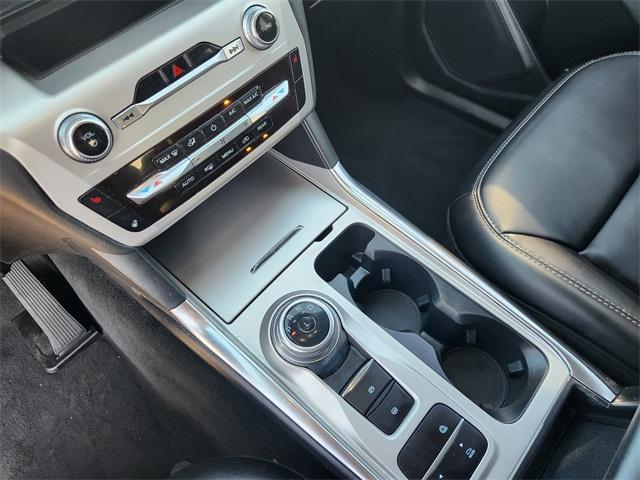 used 2022 Ford Explorer car, priced at $20,394