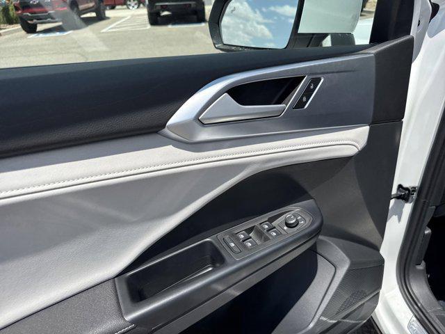 new 2025 Volkswagen Taos car, priced at $29,989