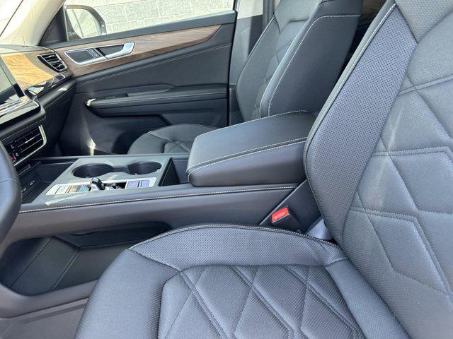 new 2025 Volkswagen Atlas car, priced at $39,528