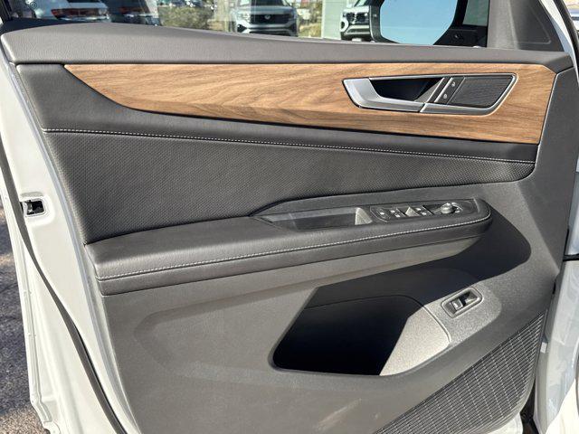 new 2026 Volkswagen Atlas car, priced at $45,075