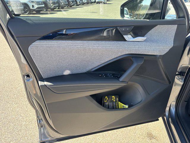 new 2026 Volkswagen Tiguan car, priced at $32,687