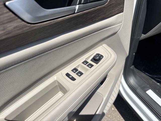 new 2025 Volkswagen Atlas car, priced at $49,641